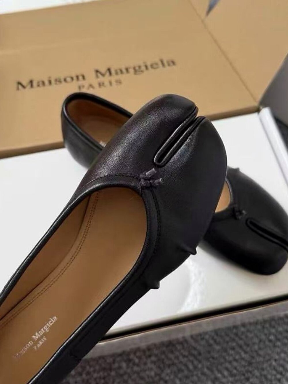 Margiela Black Leather Flats - Picture 4 of 5